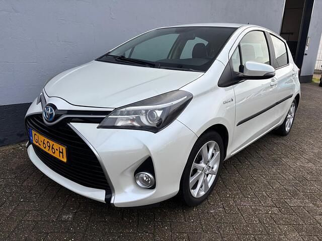 Wit Gebruikt 2015 Toyota Yaris Hatchback | € 10.950 (Eerlijke prijs) - Afbeelding 1/4