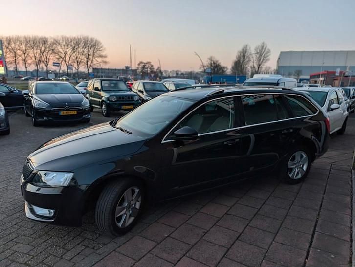 Occasion Skoda Octavia Business Line 110 PK (80 kW) 2015 Zwart (metallic) Stationwagen