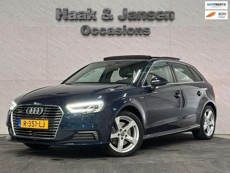 Blauw Gebruikt 2017 Audi A3 Sportback e-tron Sport Sedan | € 19.995 (Eerlijke prijs) - Afbeelding 1/4