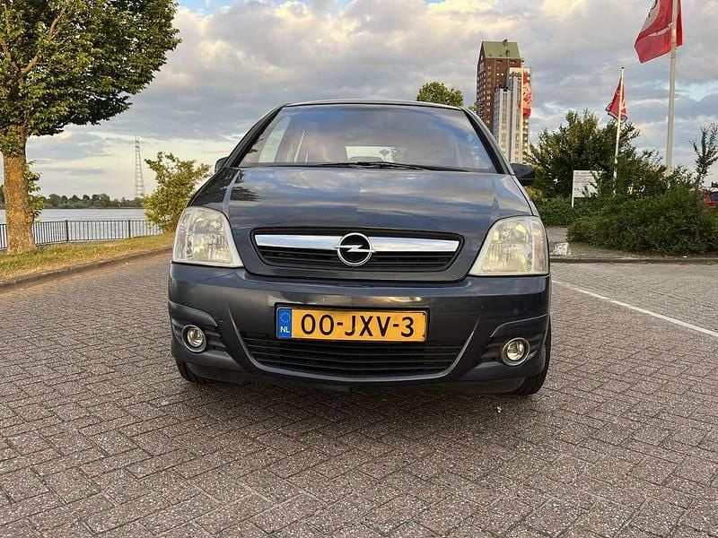 Grijs Gebruikt 2009 Opel Meriva Cosmo MPV | € 1.900 (Eerlijke prijs) - Afbeelding 1/4
