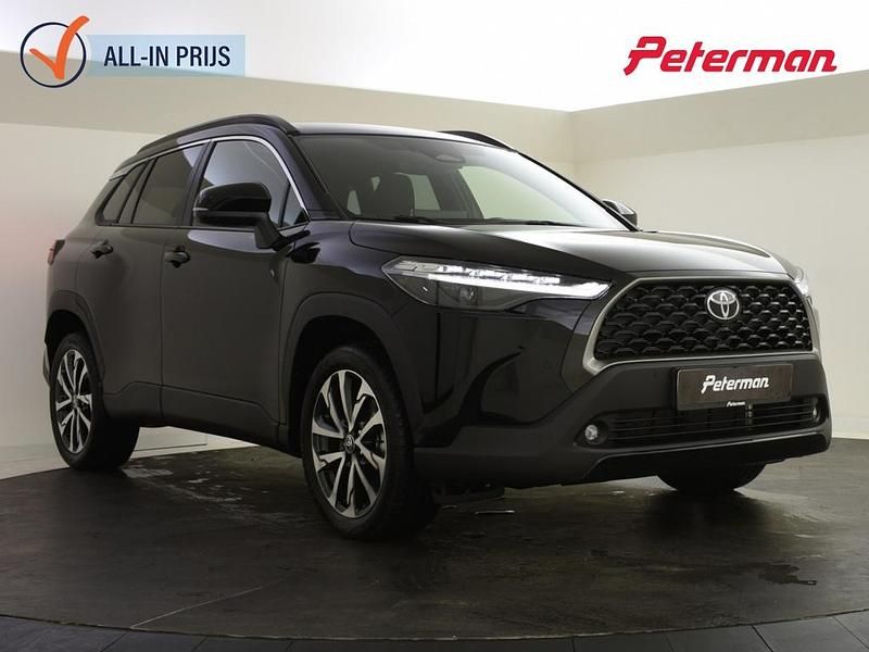 Zwart Gebruikt 2025 Toyota Corolla Cross Comfort SUV | € 37.899 (Eerlijke prijs) - Afbeelding 1/4