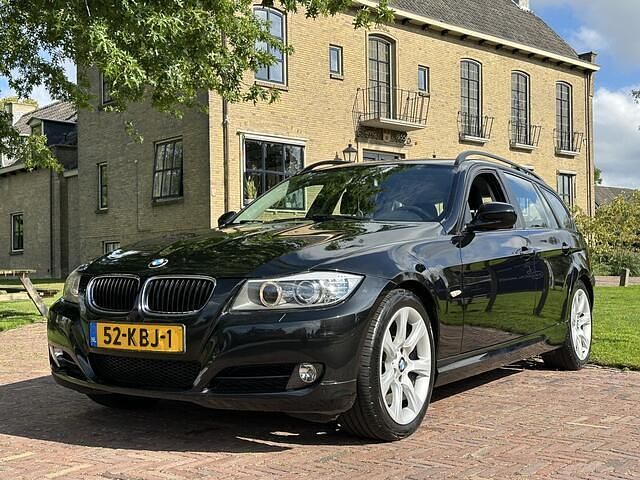 Zwart Gebruikt 2009 BMW 316 Stationwagen | € 3.240 (Eerlijke prijs) - Afbeelding 1/4