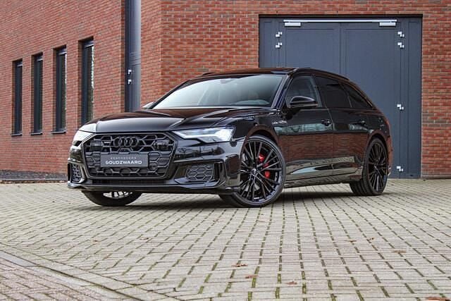 Zwart (metallic) Gebruikt 2024 Audi A6 Competition Stationwagen | € 59.950 (Duur) - Afbeelding 1/4
