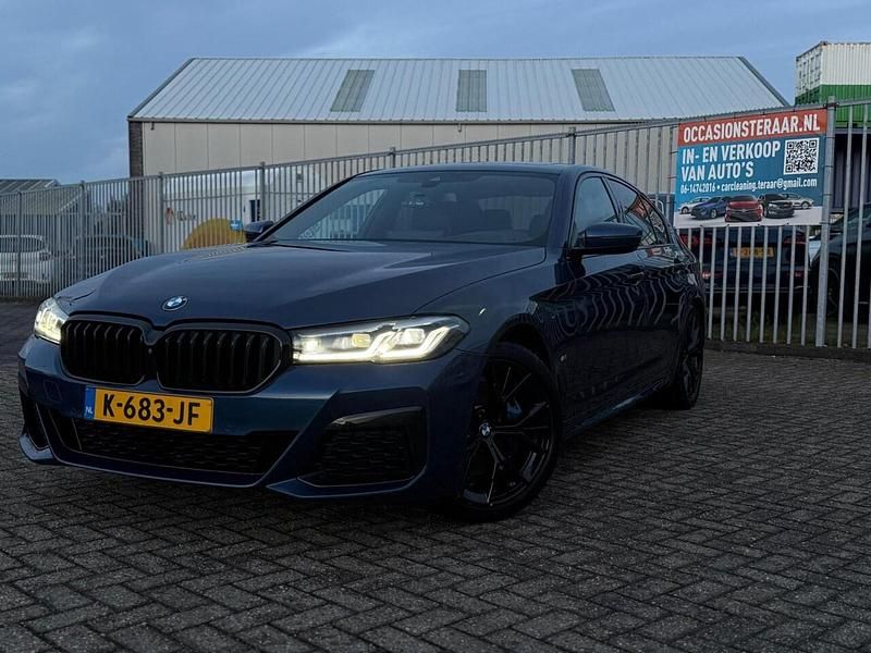 Blauw (metallic) Occasion 2021 BMW 520 Executive Sedan | € 33.950 (Eerlijke prijs) - Afbeelding 1/4