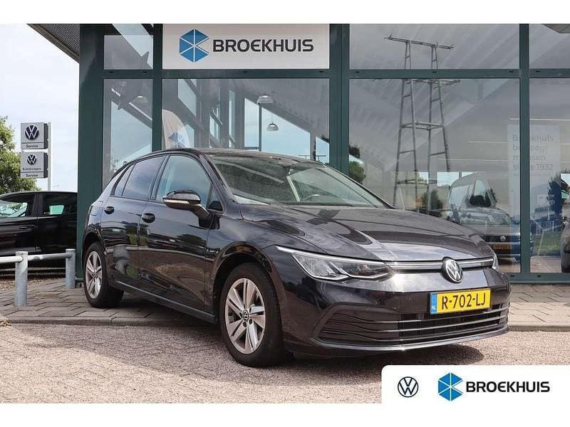 Zwart Gebruikt 2022 VW Golf VIII Life Hatchback | € 20.900 (Super prijs) - Afbeelding 1/4