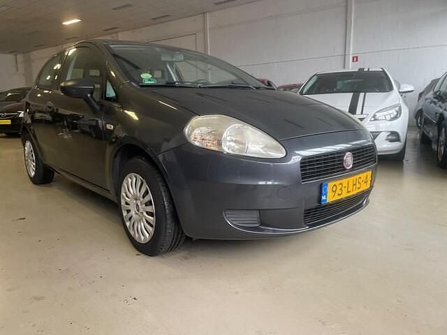 Occasion Fiat Grande Punto 65 PK (47 kW) 2010 Grijs Hatchback