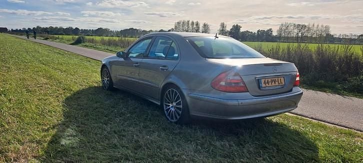 Gebruikt 2005 Mercedes E200 Sedan | € 3.999 (Goede deal) - Afbeelding 1/4