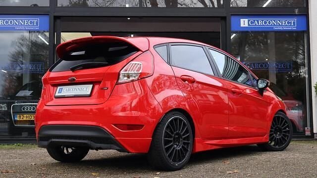 Occasion Ford Fiesta ST-Line 101 PK (74 kW) 2016 Rood Hatchback
