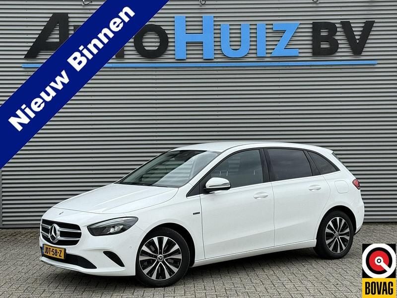 Wit Occasion 2021 Mercedes B250 Advantage MPV | € 24.990 - Afbeelding 1/4