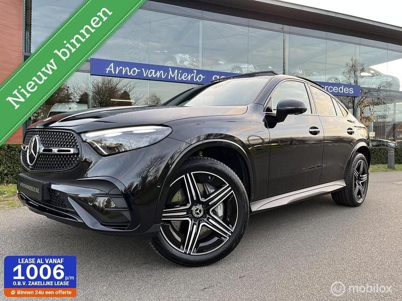 Zwart Gebruikt 2025 Mercedes GLC400d AMG line Coupé | € 76.000 (Goede deal) - Afbeelding 1/4