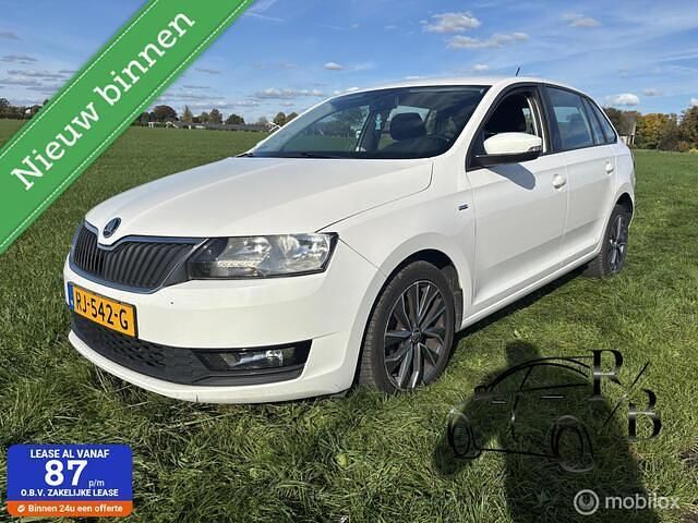 Wit Gebruikt 2017 Skoda Rapid Drive Hatchback | € 5.299 - Afbeelding 1/4