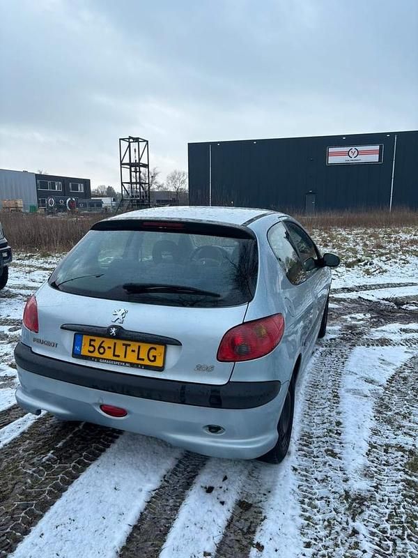 Occasion Peugeot 206 74 PK (54 kW) 2003