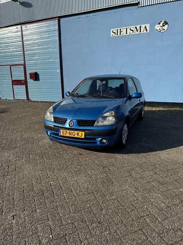 Blauw Gebruikt 2002 Renault Clio II Hatchback | € 1.000 (Eerlijke prijs) - Afbeelding 1/4
