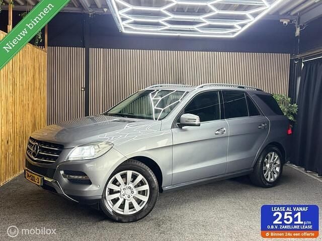 Grijs Gebruikt 2012 Mercedes 350 Edition 1 SUV | € 15.499 (Goede deal) - Afbeelding 1/4