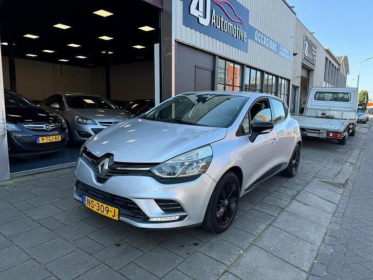 Gebruikt 2017 Renault Clio IV Zen | € 7.999 (Eerlijke prijs) - Afbeelding 1/4