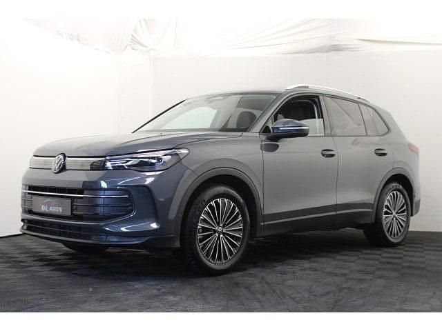Grijs Gebruikt 2024 VW Tiguan Edition SUV | € 35.999 (Super prijs) - Afbeelding 1/4