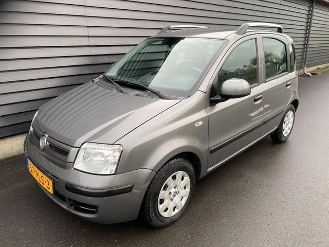 Grijs Gebruikt 2011 Fiat Panda Hatchback | € 4.745 (Duur) - Afbeelding 1/4