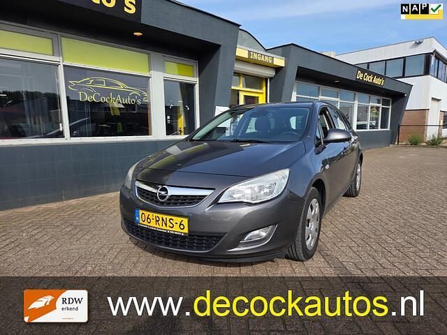 Grijs Gebruikt 2011 Opel Astra Edition Stationwagen | € 2.940 (Duur) - Afbeelding 1/4