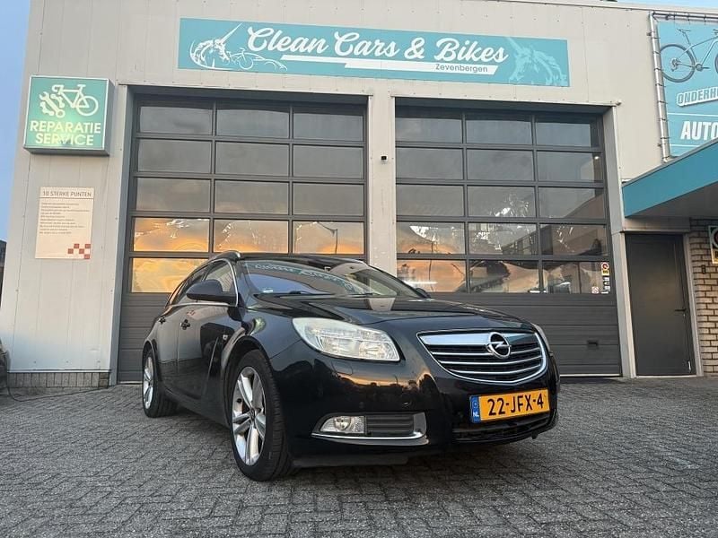 Zwart Gebruikt 2009 Opel Insignia Executive Stationwagen | € 4.650 (Eerlijke prijs) - Afbeelding 1/4