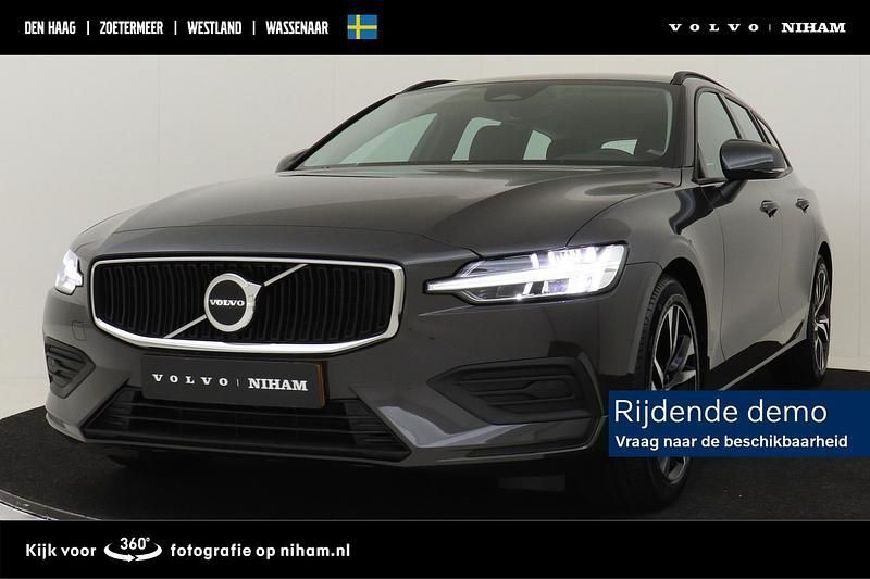 Grijs, metallic lak Gebruikt 2025 Volvo V60 Stationwagen | € 43.890 (Eerlijke prijs) - Afbeelding 1/4