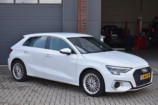 Wit Gebruikt 2021 Audi A3 Sportback Advanced Hatchback | € 21.250 (Super prijs) - Afbeelding 1/4