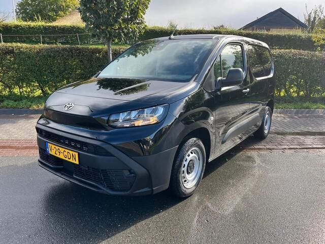 Zwart Nieuw 2024 Toyota Proace City Van | € 22.950 (Eerlijke prijs) - Afbeelding 1/4