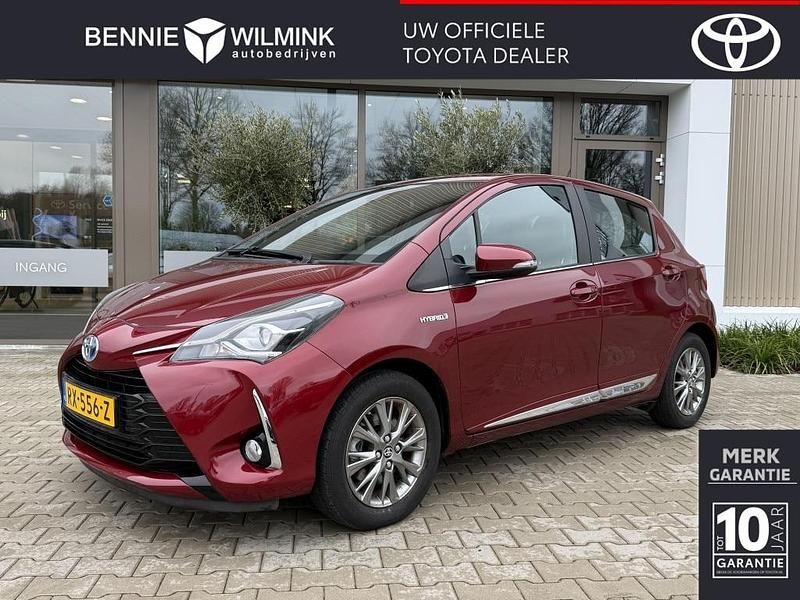 Occasion Toyota Yaris Executive 101 PK (74 kW) 2018 Rood Hatchback