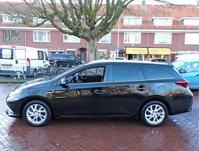 Occasion Toyota Auris Hybrid 2018 Zwart Hatchback