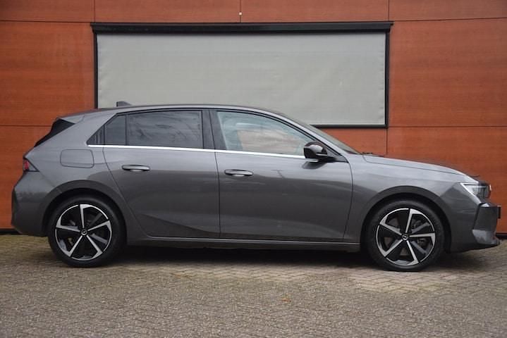 Occasion Opel Astra Elegance 180 PK (132 kW) 2023 Grijs Hatchback