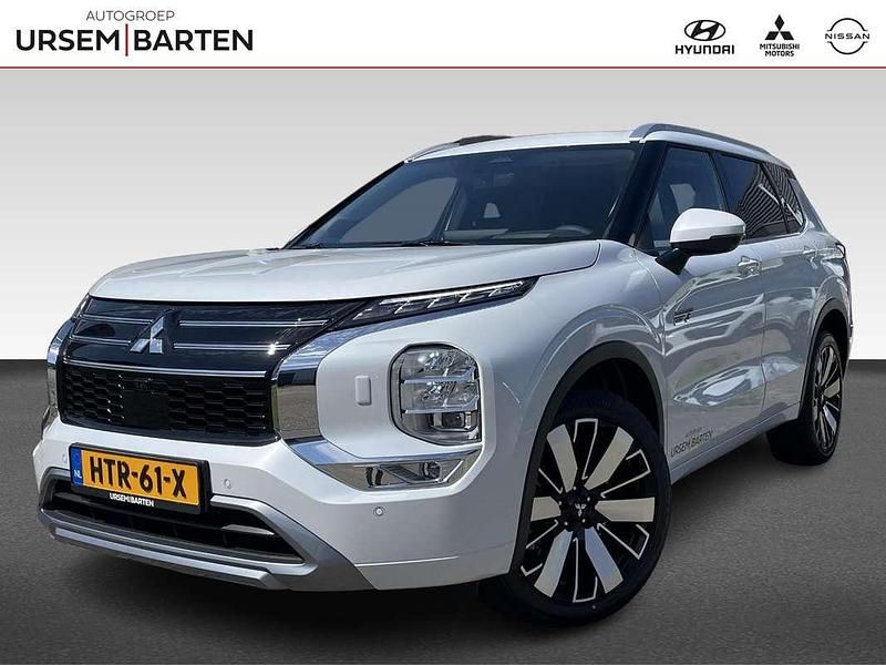 Wit Gebruikt 2025 Mitsubishi Outlander P-HEV Instyle SUV | € 53.930 - Afbeelding 1/4
