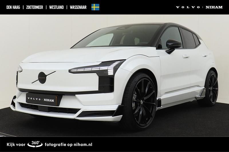 Wit Occasion 2025 Volvo EX30 Plus SUV | € 41.490 - Afbeelding 1/4