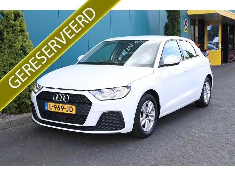 Wit Gebruikt 2021 Audi A1 Sportback Proline Hatchback | € 18.650 (Goede deal) - Afbeelding 1/4