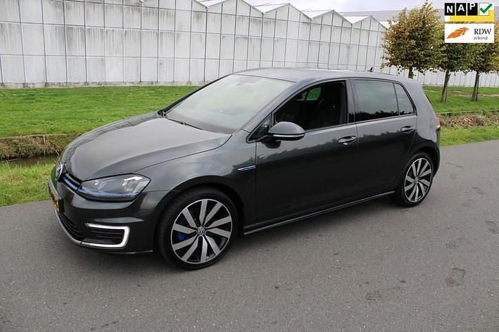 Occasion 2015 VW e-Golf GTE Hatchback | € 10.450 (Eerlijke prijs) - Afbeelding 1/4
