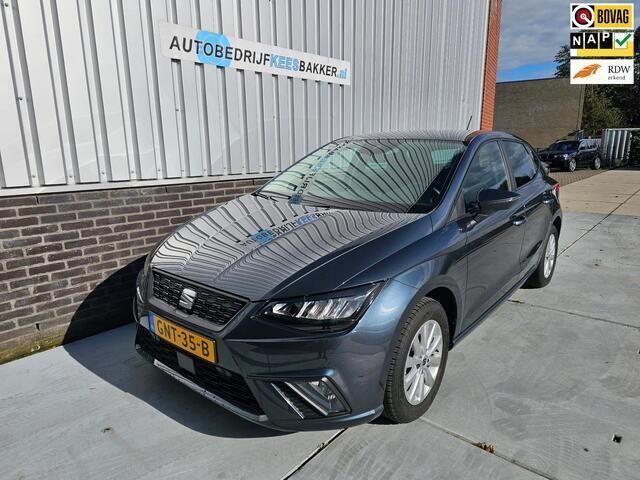 Grijs Gebruikt 2024 Seat Ibiza FR Hatchback | € 21.450 (Goede deal) - Afbeelding 1/4