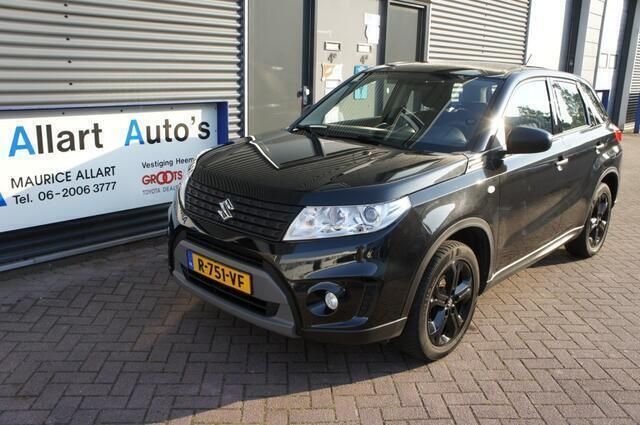 Zwart Gebruikt 2017 Suzuki Vitara SUV | € 14.950 (Goede deal) - Afbeelding 1/4