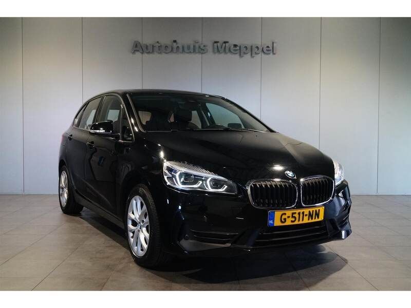 Zwart Occasion 2019 BMW 225 iPerformance Stationwagen | € 17.900 (Eerlijke prijs) - Afbeelding 1/4
