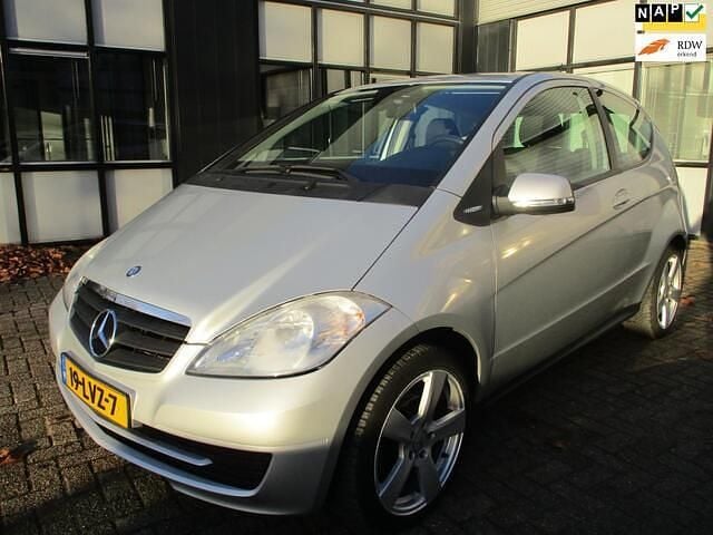 Grijs (metallic) Gebruikt 2010 Mercedes A160 Business MPV | € 2.950 (Goede deal) - Afbeelding 1/4