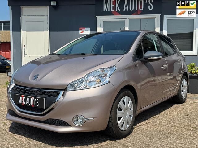 Grijs Gebruikt 2015 Peugeot 208 Style Hatchback | € 6.744 (Eerlijke prijs) - Afbeelding 1/4