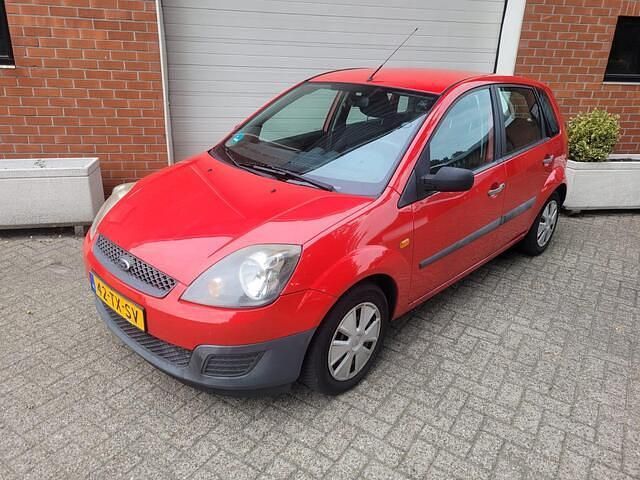 Rood Gebruikt 2007 Ford Fiesta Cool & Sound Edition Hatchback | € 1.290 (Goede deal) - Afbeelding 1/4