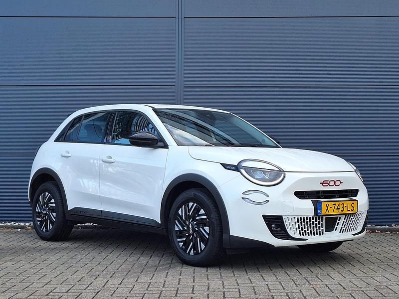 Occasion Fiat 600 Red 61 kW (84 PK) 2023 Wit SUV