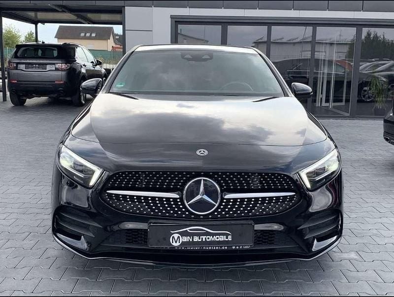 Zwart Gebruikt 2018 Mercedes A200 AMG Hatchback | € 24.600 (Eerlijke prijs) - Afbeelding 1/4