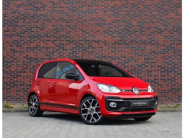 Rood Occasion 2022 VW up! Beats Hatchback | € 19.950 (Eerlijke prijs) - Afbeelding 1/4