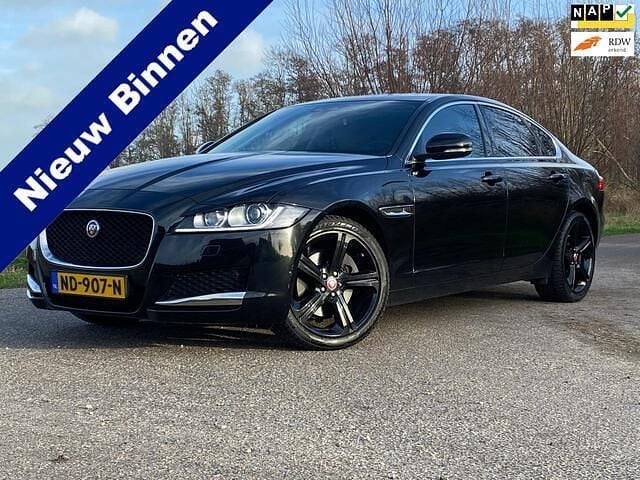 Zwart Gebruikt 2017 Jaguar XF Portfolio Sedan | € 16.995 - Afbeelding 1/4
