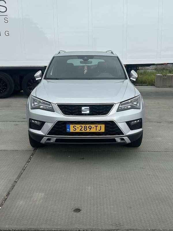 Grijs Gebruikt 2017 Seat Ateca XCELLENCE SUV | € 17.500 (Eerlijke prijs) - Afbeelding 1/4