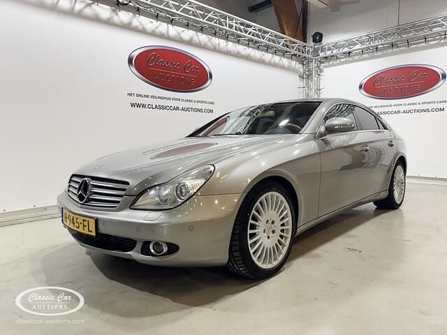 Bruin Occasion 2004 Mercedes CLS350 Sedan | € 9.500 - Afbeelding 1/4