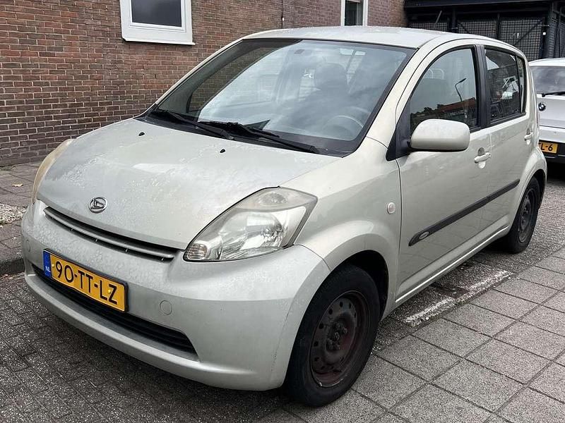 Zilver Gebruikt 2007 Daihatsu Sirion Hatchback | € 1.500 (Super prijs) - Afbeelding 1/4