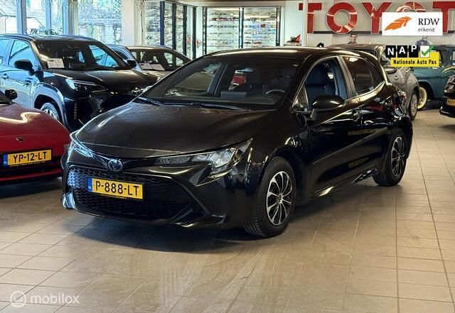 Zwart Occasion 2022 Toyota Corolla Hatchback | € 17.850 (Goede deal) - Afbeelding 1/4