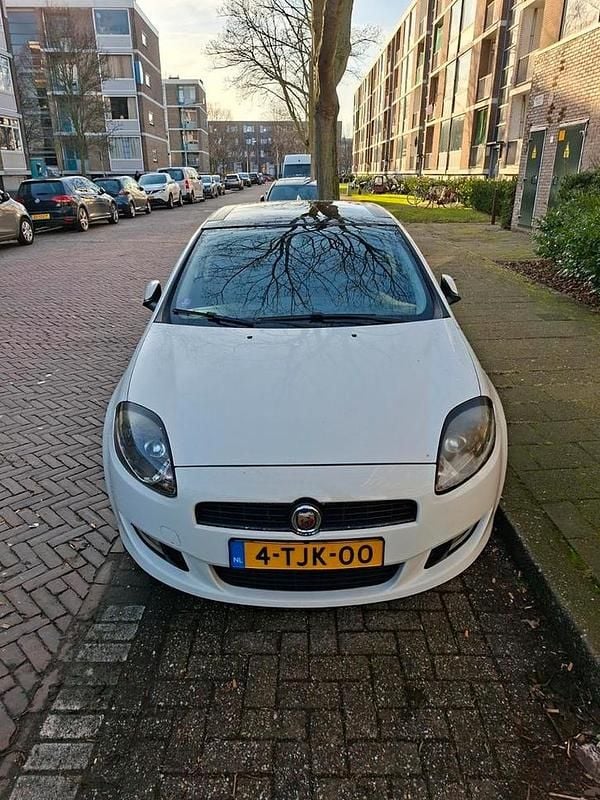 Occasion 2010 Fiat Bravo Hatchback | € 2.250 (Eerlijke prijs) - Afbeelding 1/4