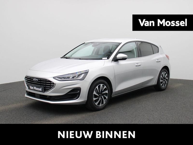 Grijs Gebruikt 2023 Ford Focus Titanium Hatchback | € 17.900 (Super prijs) - Afbeelding 1/4