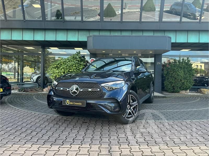 Blauw Gebruikt 2024 Mercedes GLC300e AMG line SUV | € 68.950 (Eerlijke prijs) - Afbeelding 1/4